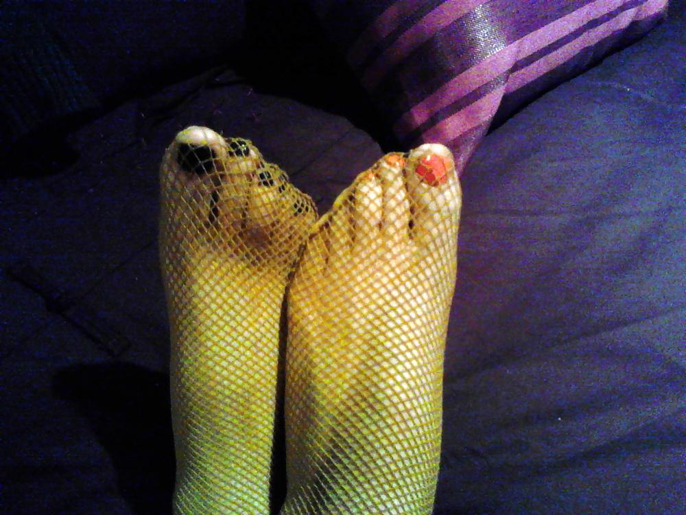 25P Sexy boy feet , gay foot fetish