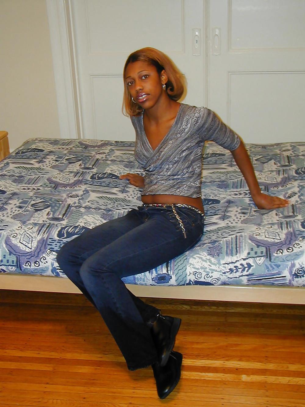 8P Ebony bitch