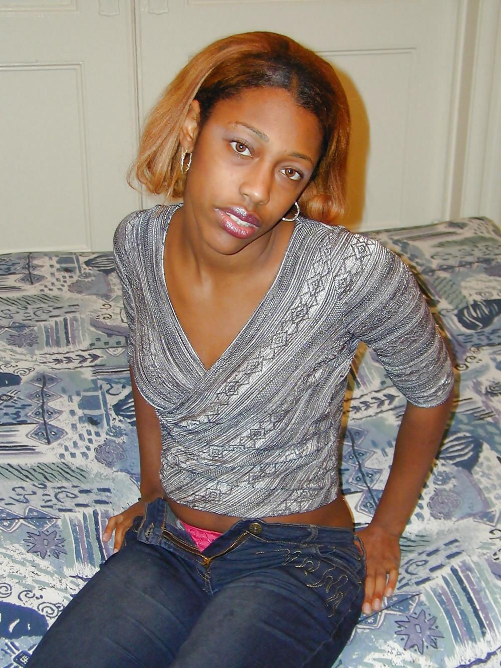 8P Ebony bitch