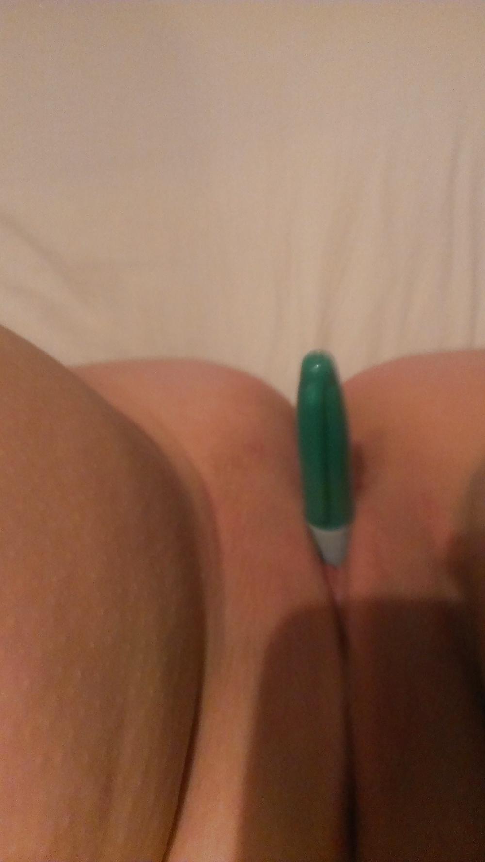25P Pussy insertions and nipple play