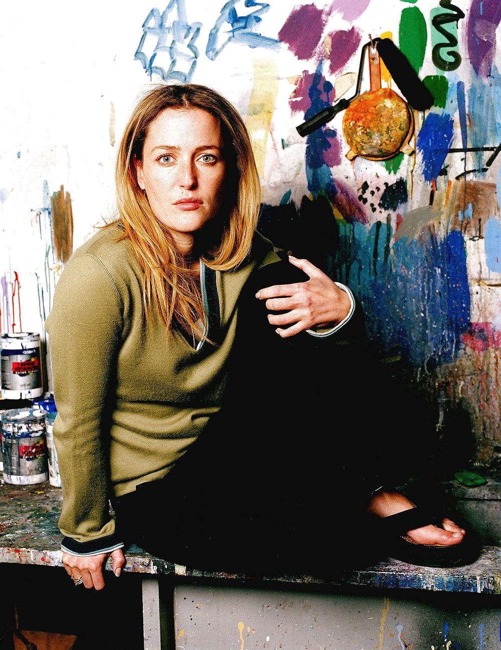 20P Gillian Anderson Feet