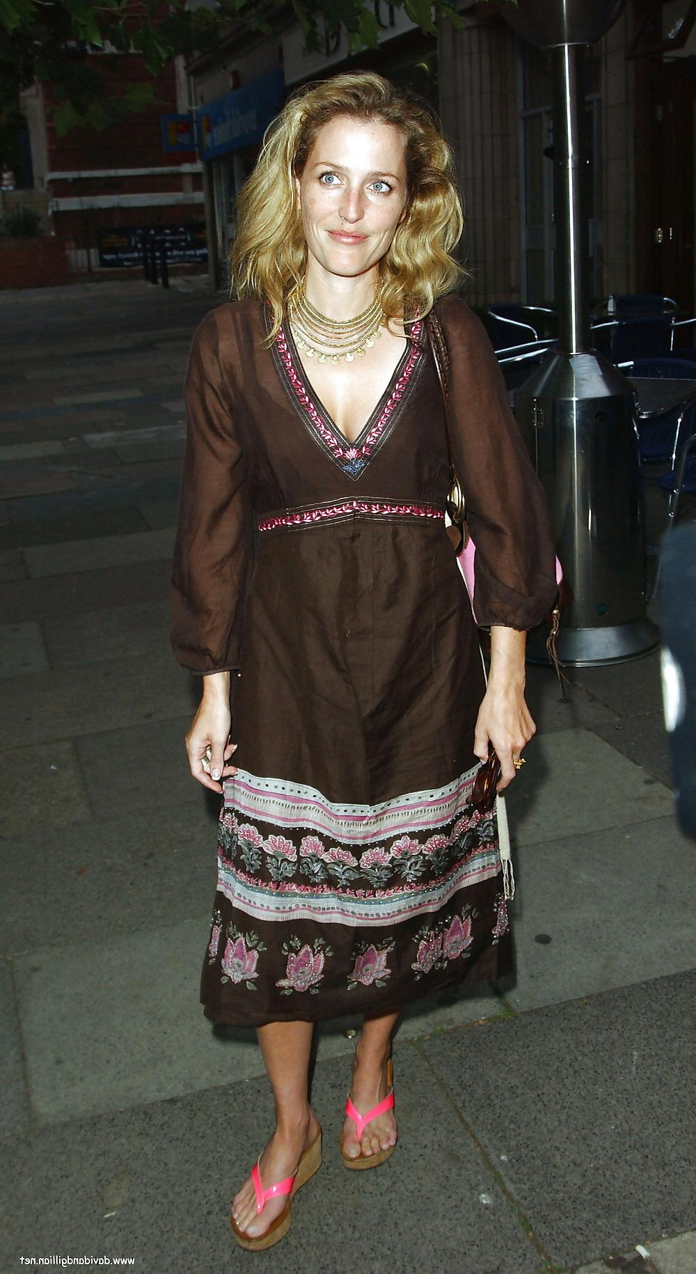 20P Gillian Anderson Feet