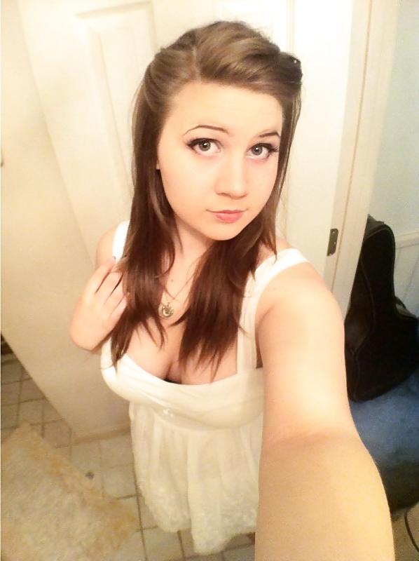 25P Chubby Teen Hottie