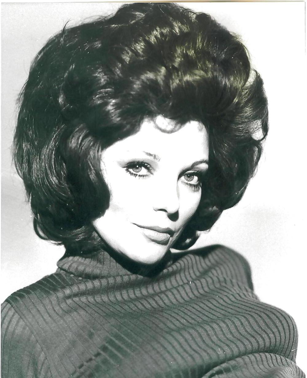 25P The ultimate bitch Joan Collins