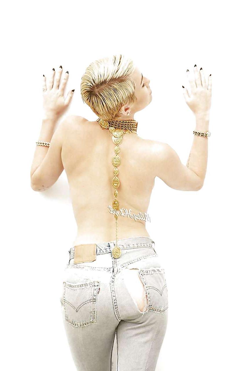 6P Miley Cyrus Topless