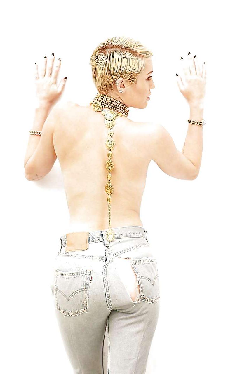 6P Miley Cyrus Topless
