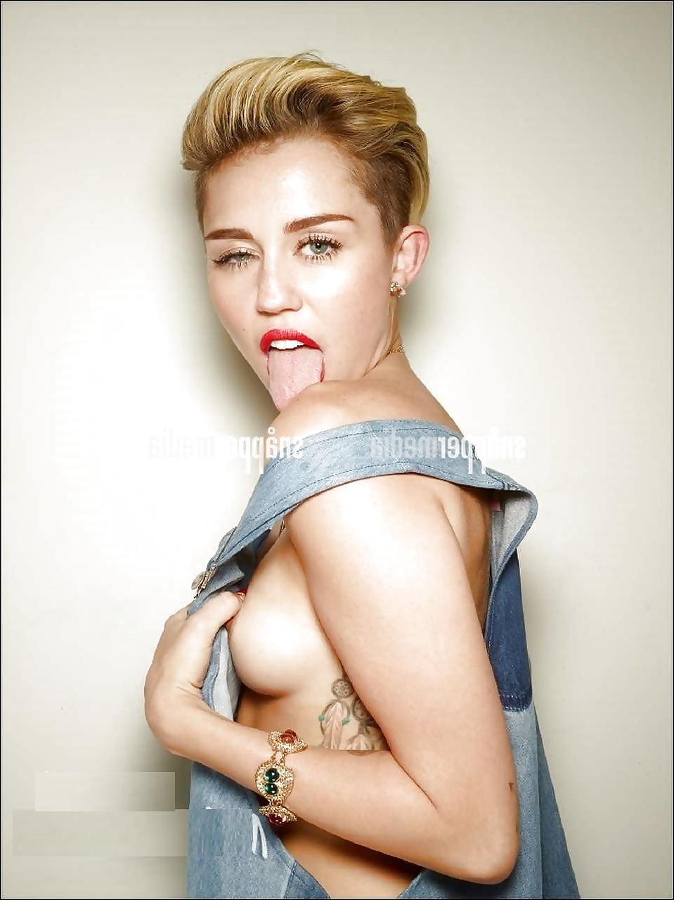 6P Miley Cyrus Topless