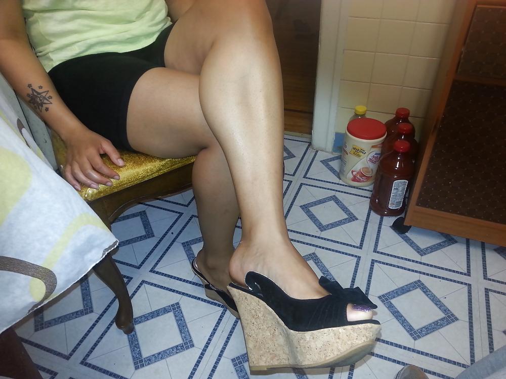 25P DUMB SMUT BITCH THICK LEGS AND THIGHS!!!!!