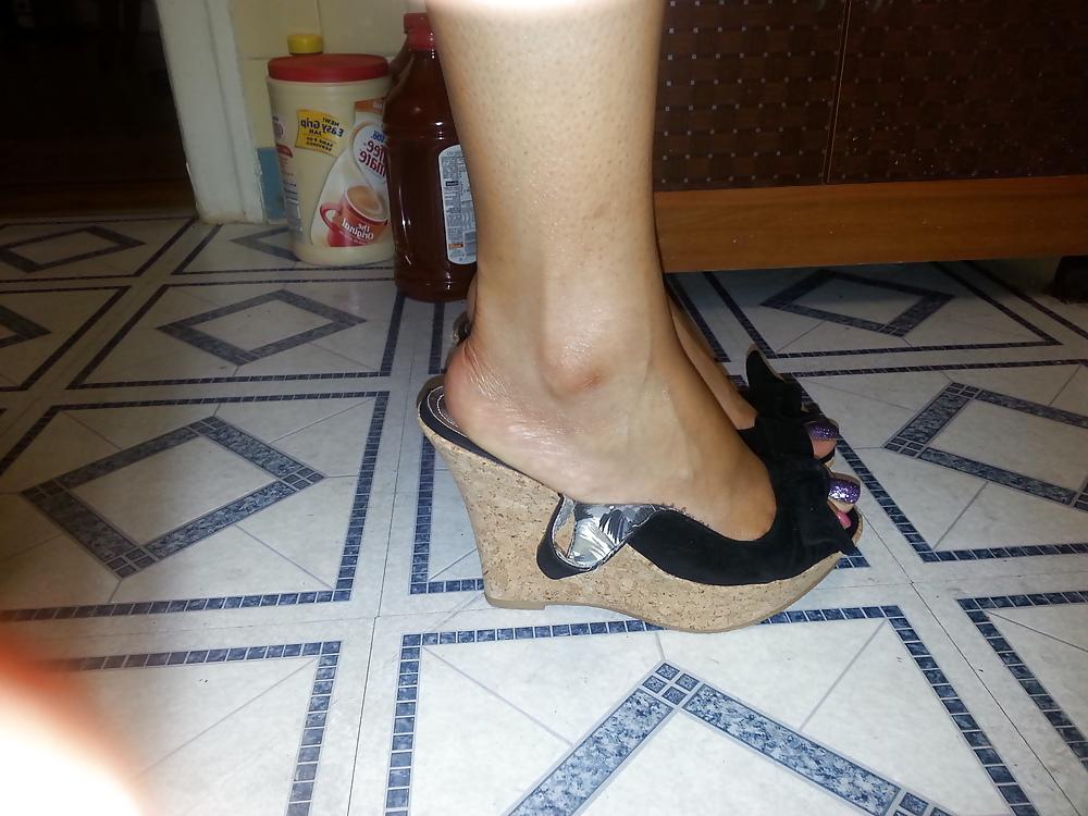 25P DUMB SMUT BITCH THICK LEGS AND THIGHS!!!!!