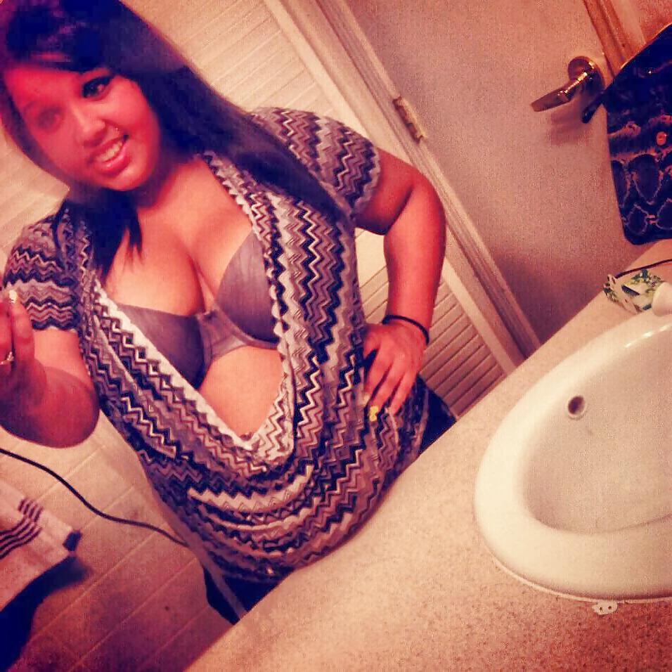 25P Busty Bitch Ashleigh