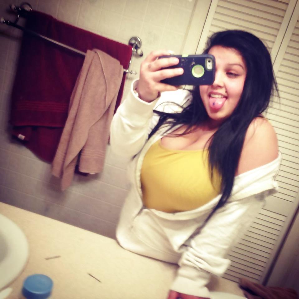 25P Busty Bitch Ashleigh