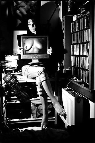 25P Topless at the Computer