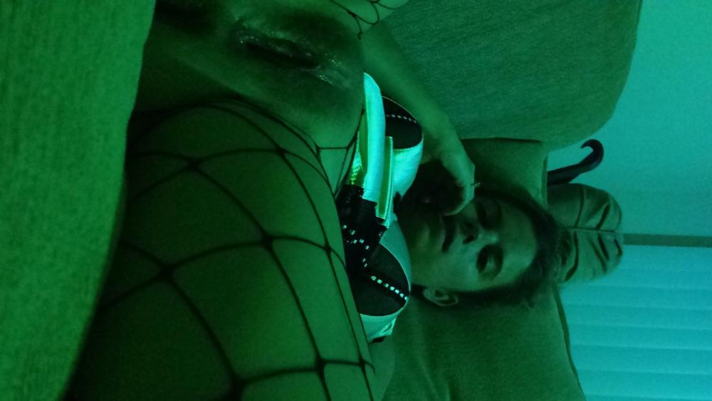 22P Kinky wifes wet pussy