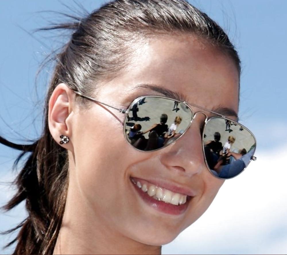 25P Girls in glasses