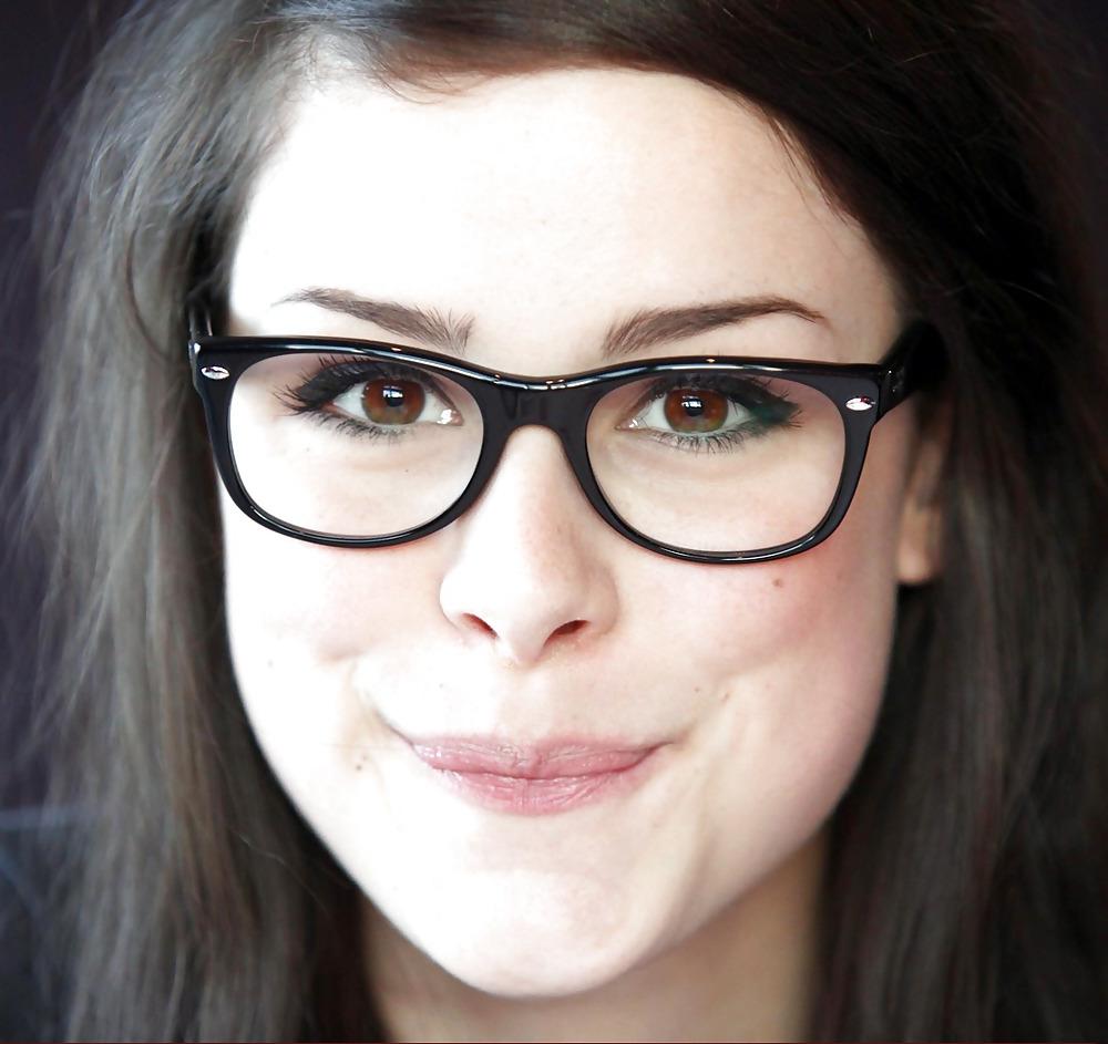 25P Girls in glasses