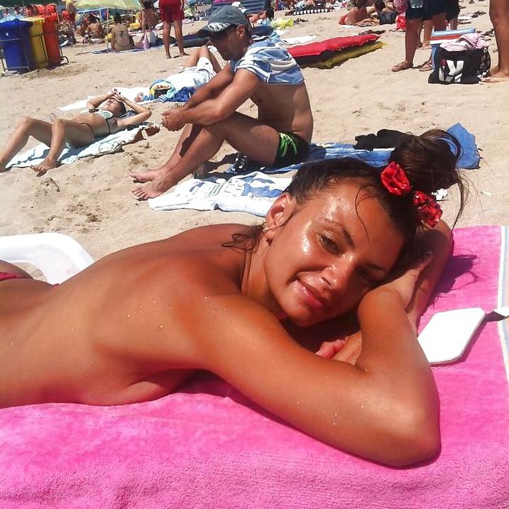13P Black Sea Topless Familly