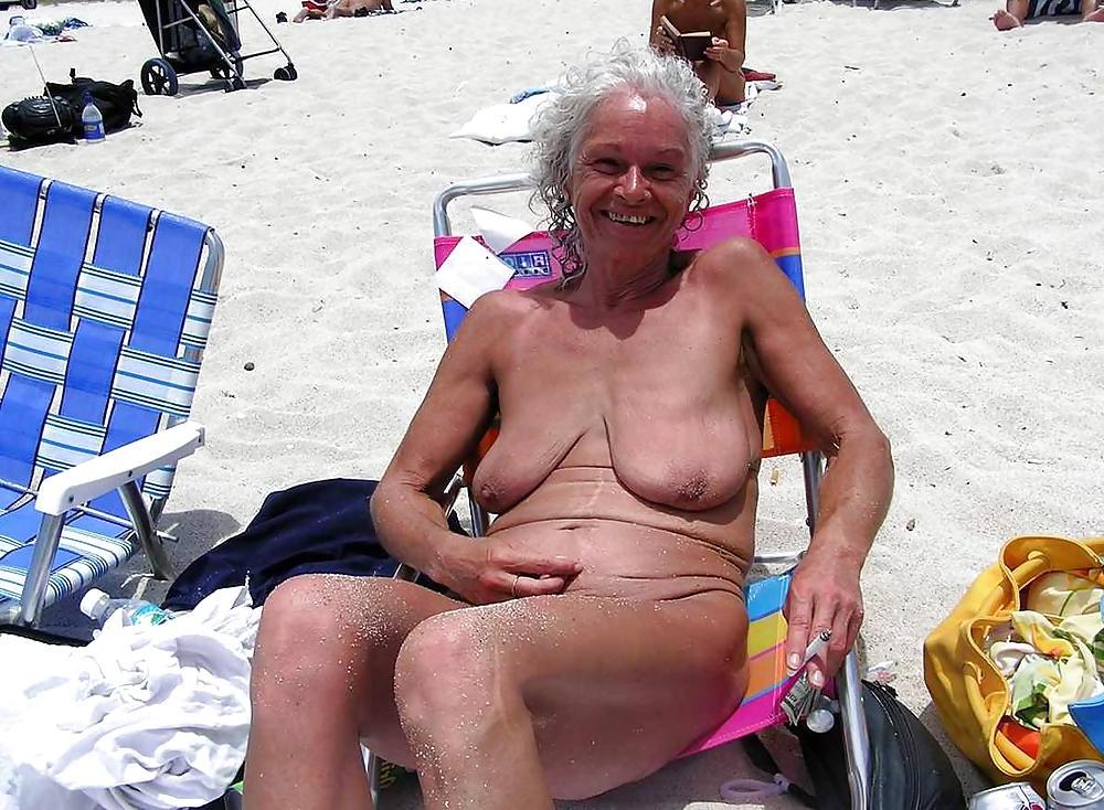 25P Mom and grannies 2