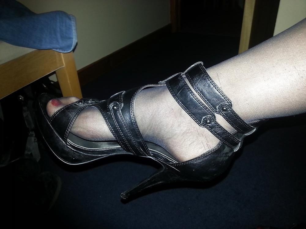 12P My girlfiends beautiful nylon feet and ass
