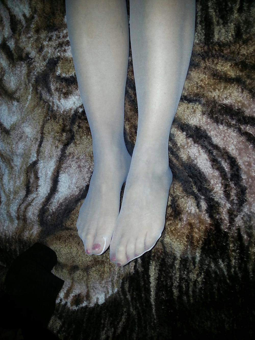 12P My girlfiends beautiful nylon feet and ass