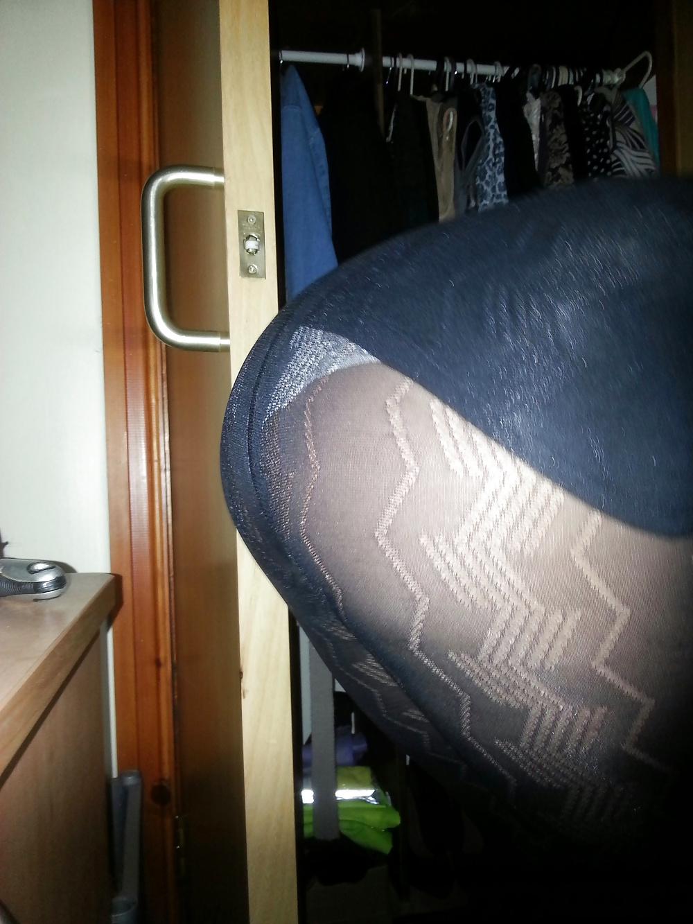 12P My girlfiends beautiful nylon feet and ass