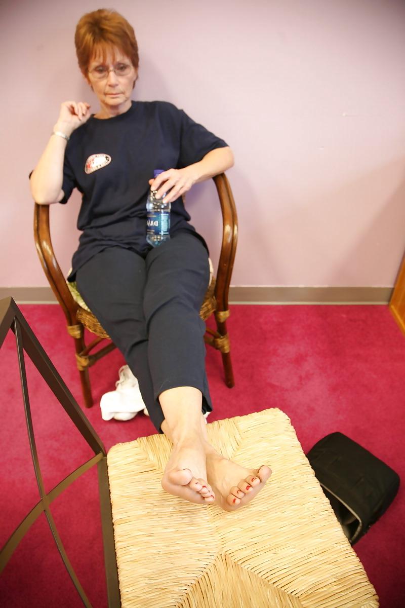 11P Matures  and grannies  feet