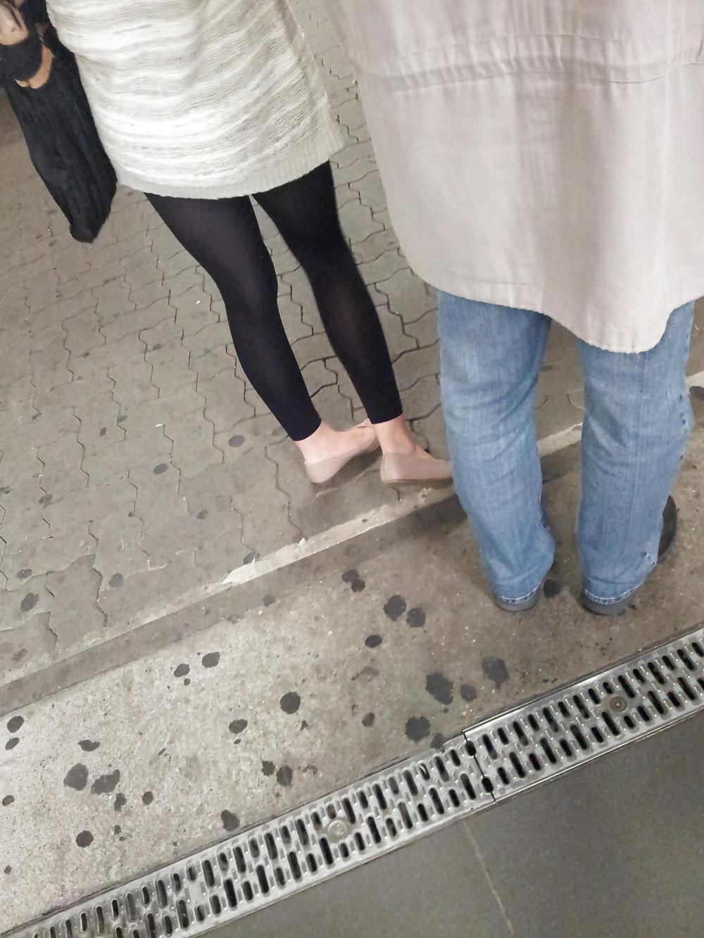 12P Leggy girl, voyeur, Leggins, Schlampe, bitch