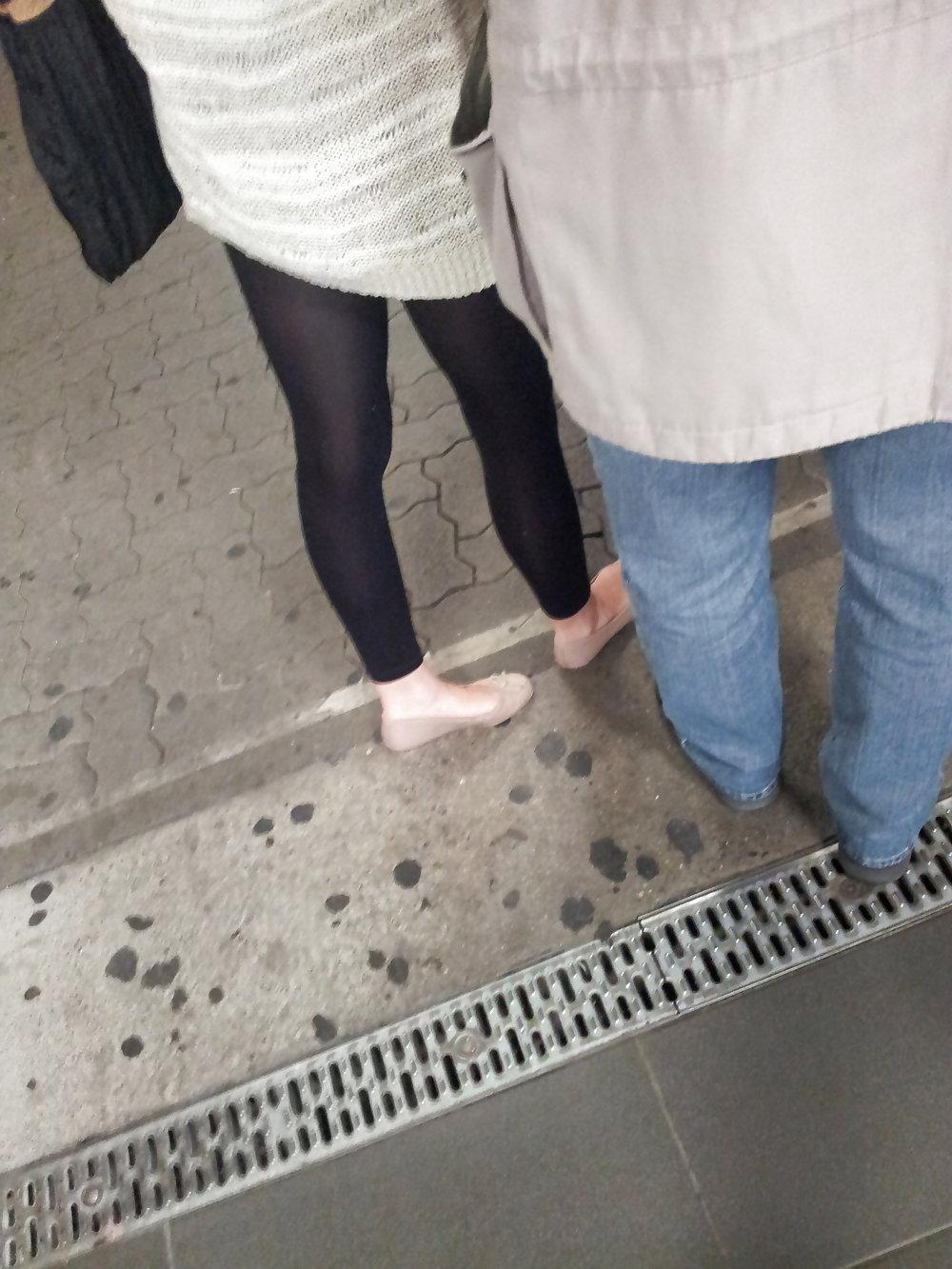 12P Leggy girl, voyeur, Leggins, Schlampe, bitch