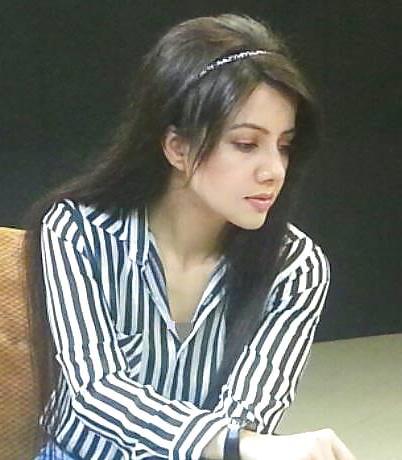 20P Sexy paki babe raabi for BBC and Dirty comments