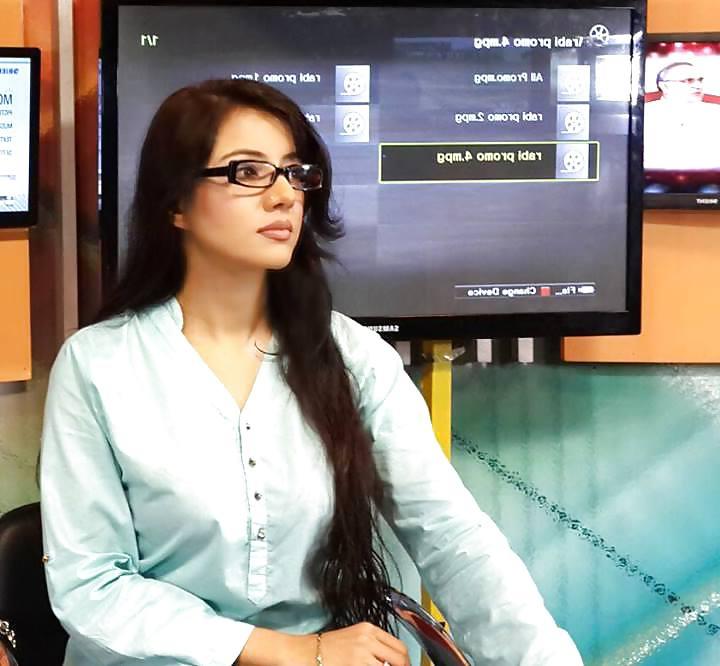 20P Sexy paki babe raabi for BBC and Dirty comments