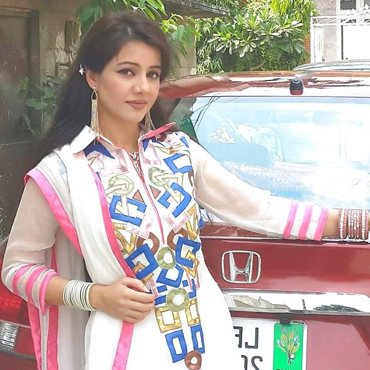 20P Sexy paki babe raabi for BBC and Dirty comments