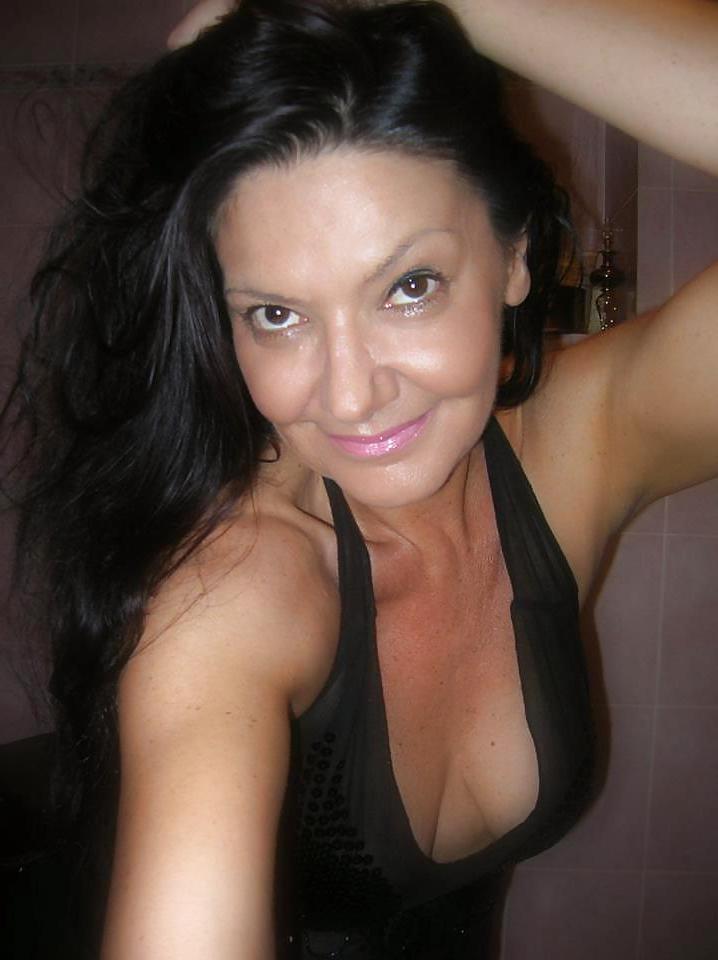 25P How to fuck these mature bitch from facebook?