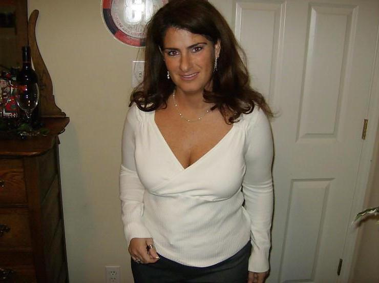 25P How to fuck these mature bitch from facebook?