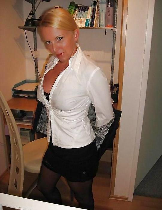 25P How to fuck these mature bitch from facebook?
