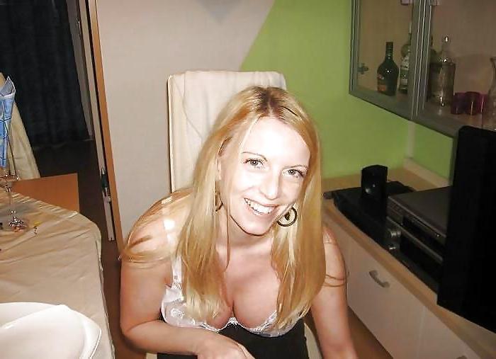 25P How to fuck these mature bitch from facebook?
