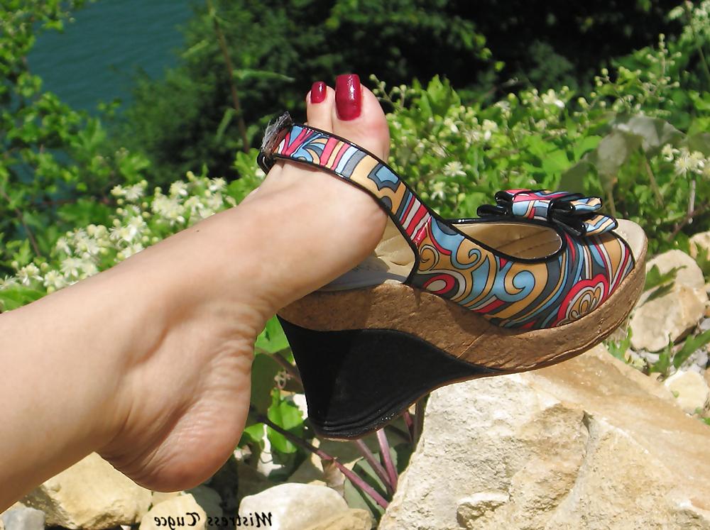 25P Turkish milf feet