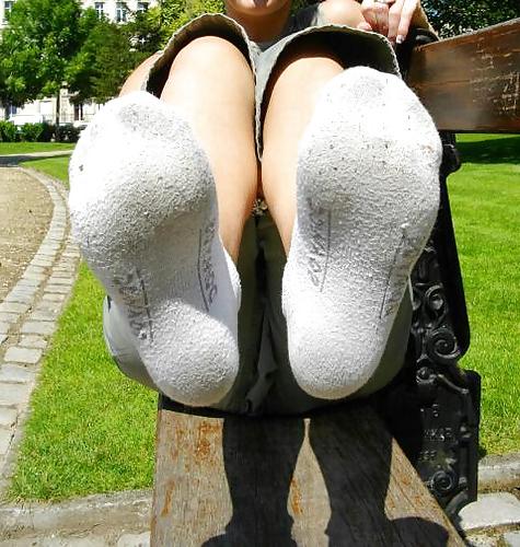25P Sexy girls feet