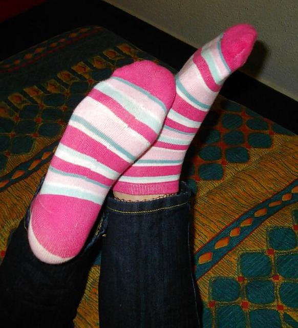 25P Sexy girls feet