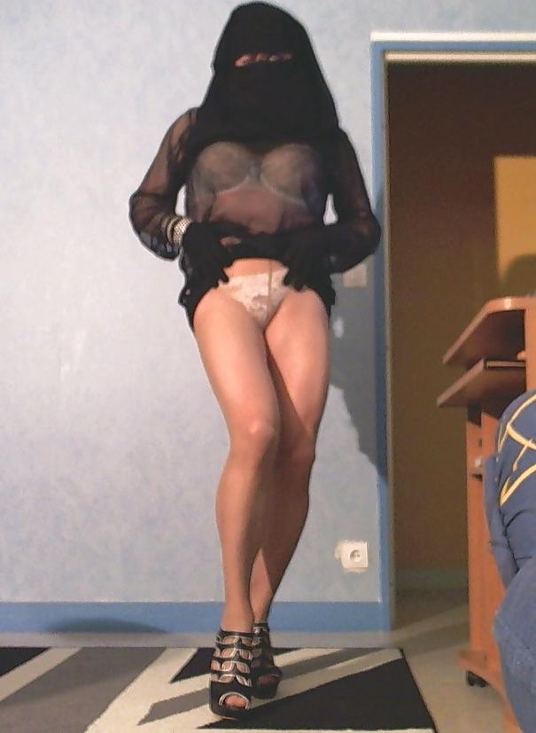 12P Bitch muslima in niqab