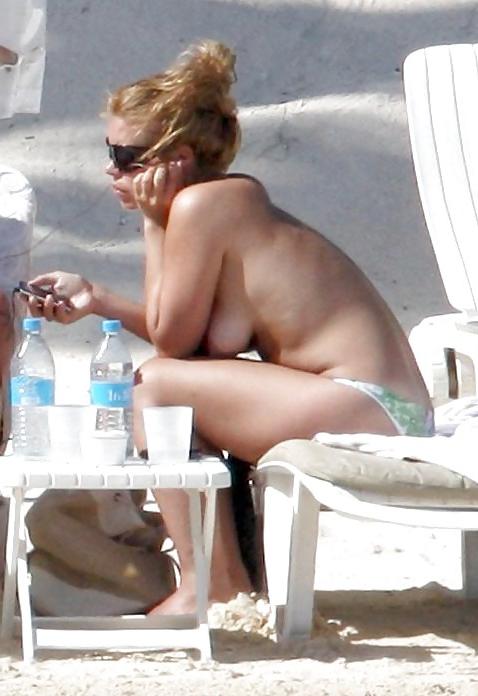 6P Billie Piper Oben-ohne-Bikini-Bilder