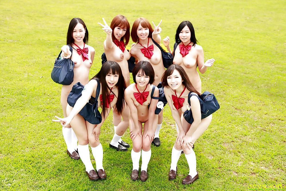 25P Japanische süße Teenager, die Spaß haben
