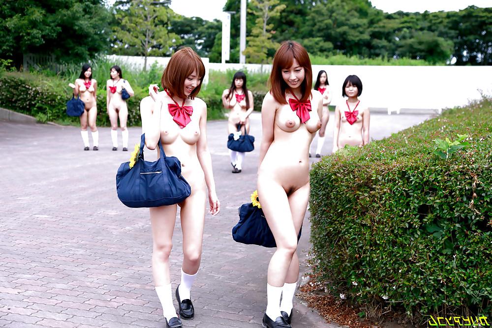 25P Japanische süße Teenager, die Spaß haben