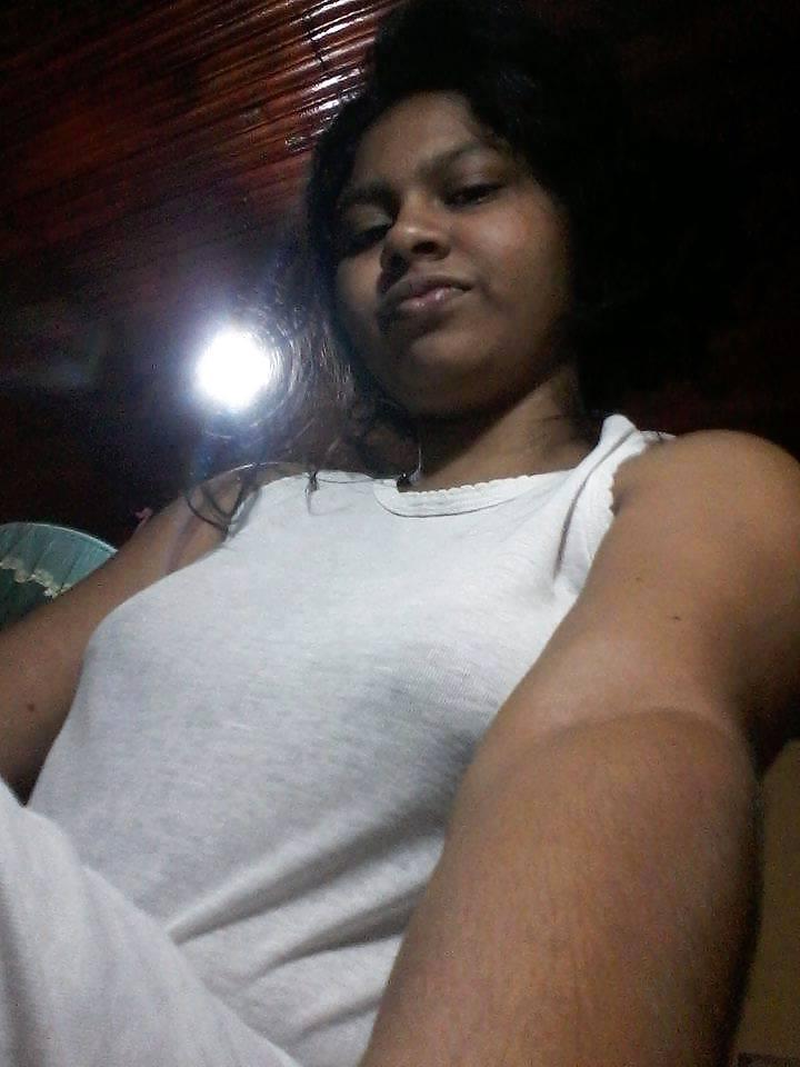 9P Chubby Sri Lankan Grilfriend
