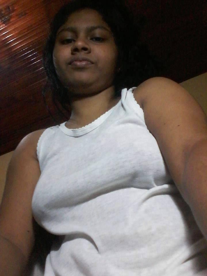 9P Chubby Sri Lankan Grilfriend