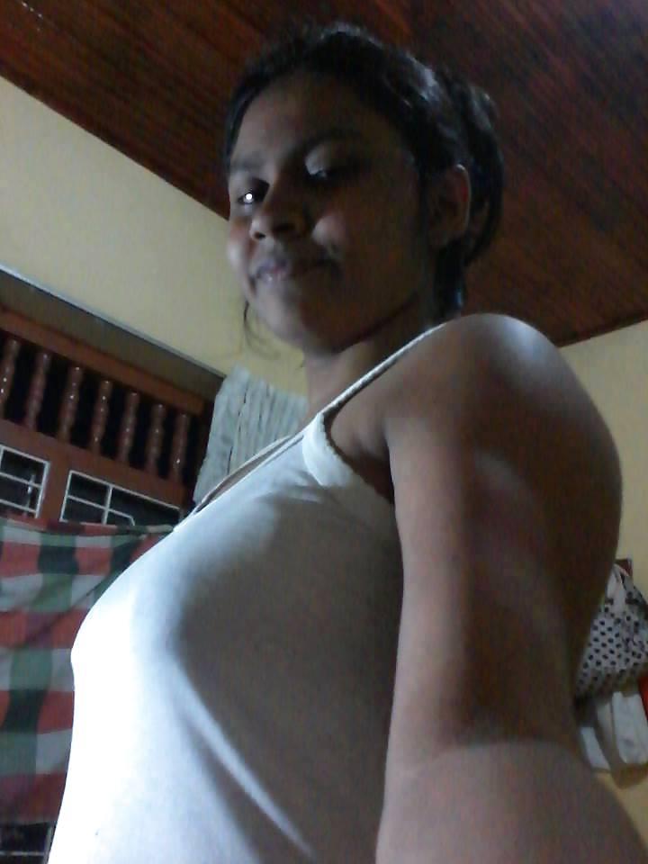 9P Chubby Sri Lankan Grilfriend