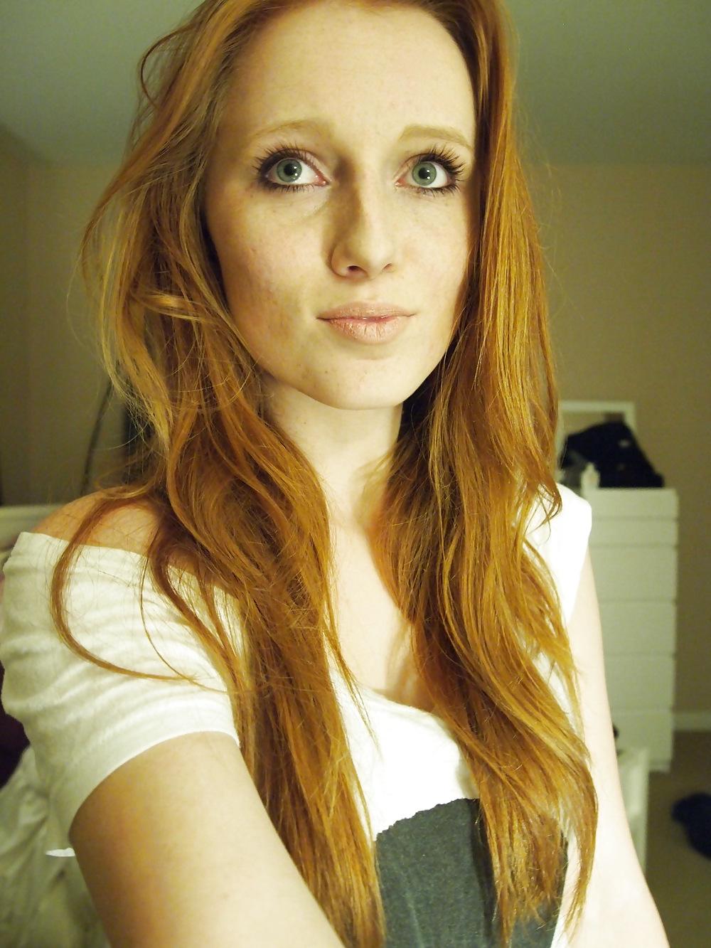25P Cute Redhead