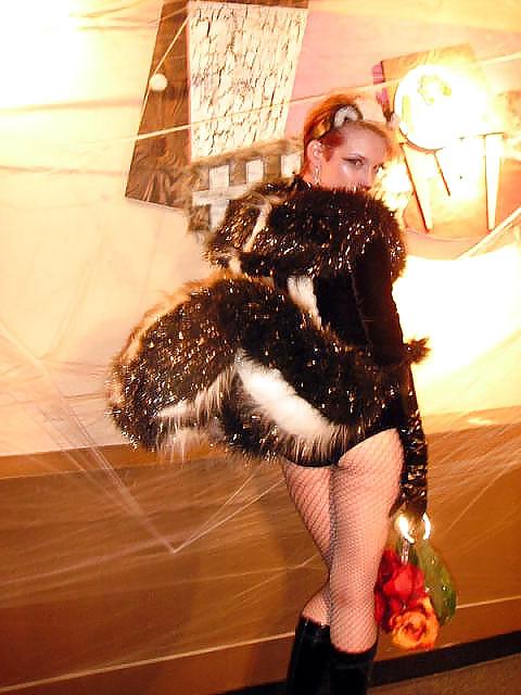 12P Slutty Female Skunk Costumes