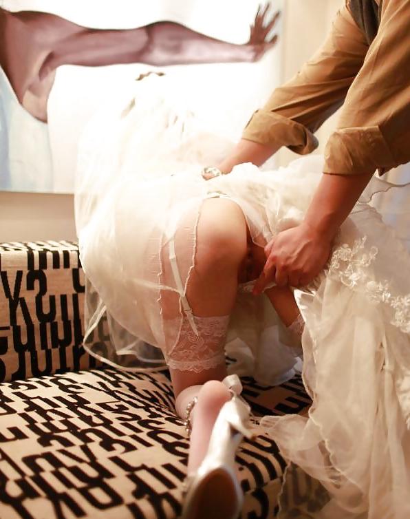 24P Sexy chinese bride nude in hotel