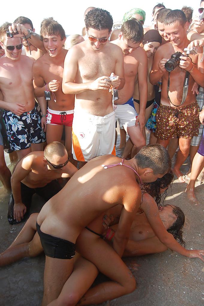 25P Nudism in public places