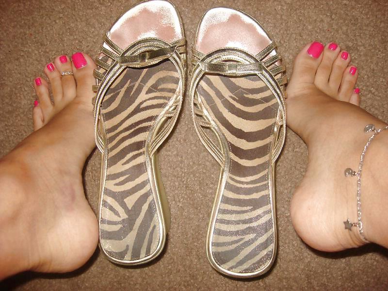 25P Lovely Feet and toes...