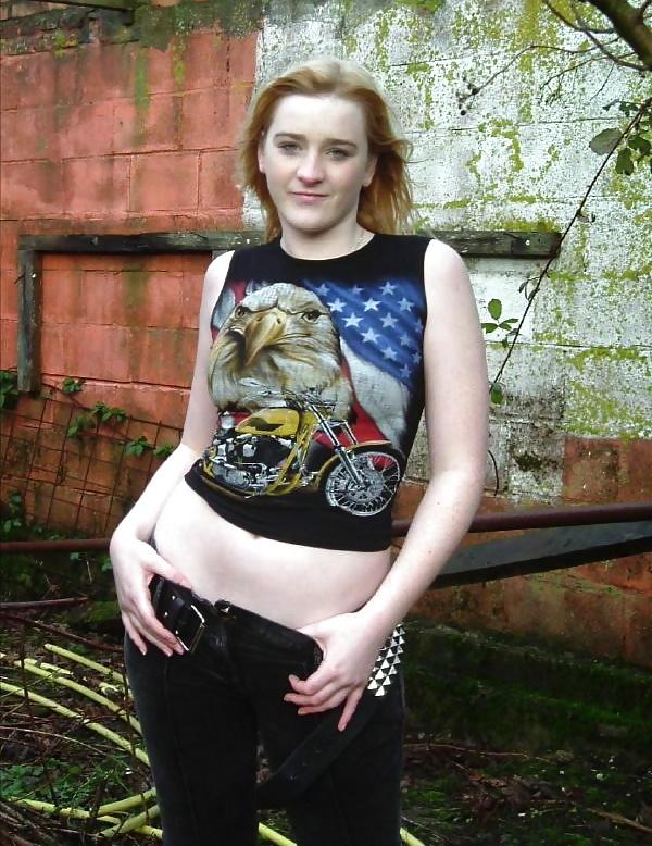 12P Naked GF in Public